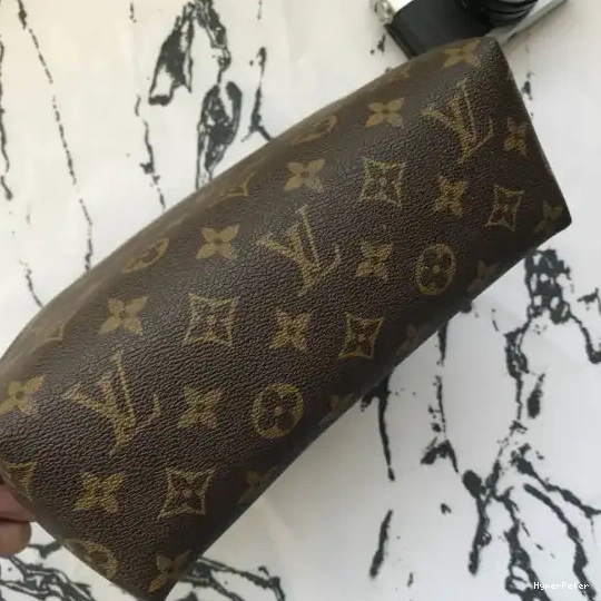Louis PALLAS BEAUTY CASE Vuitton 0515